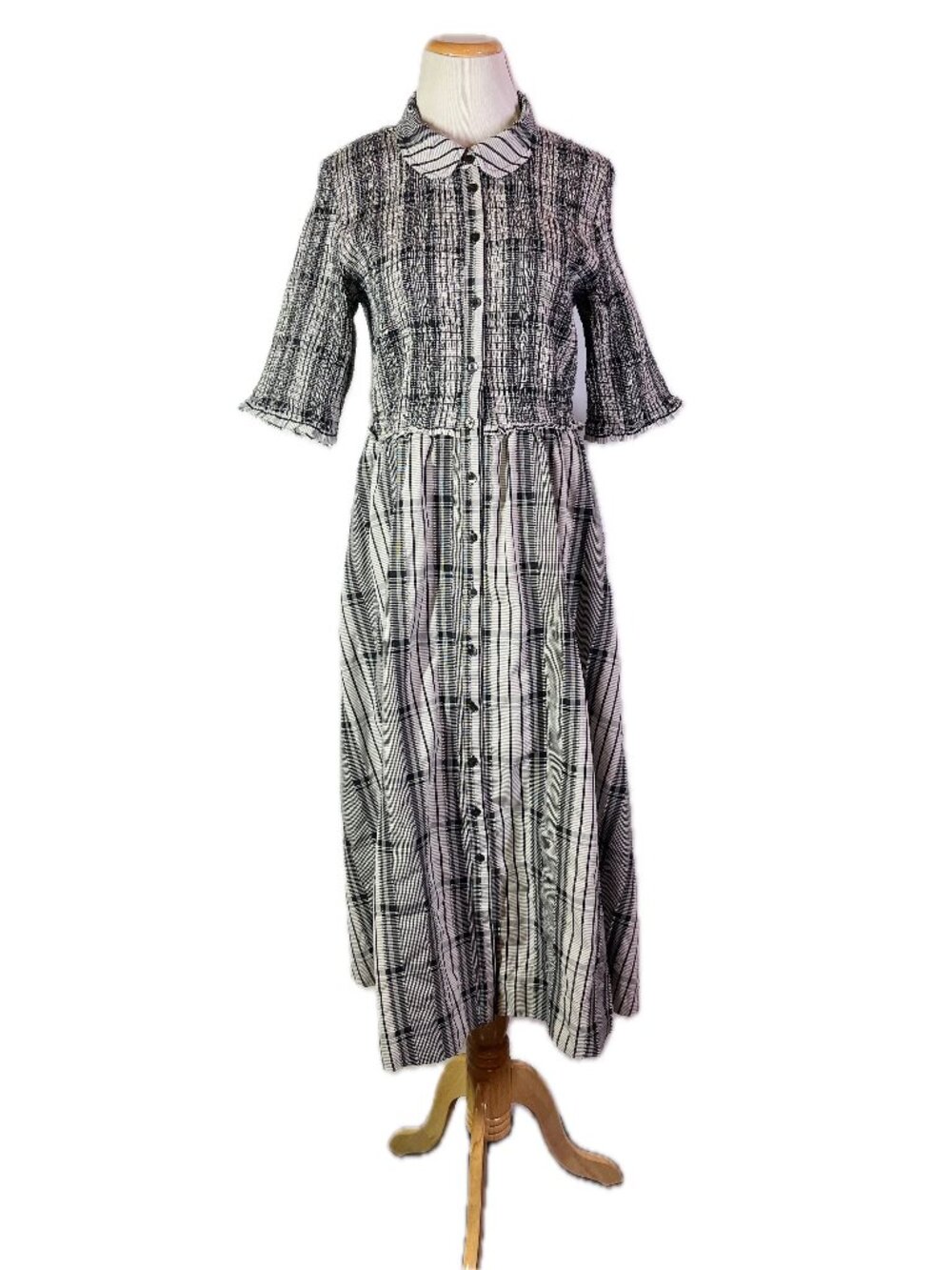 Maeve Size M Plaid Short-Sleeve Smocked Midi Shirtdress